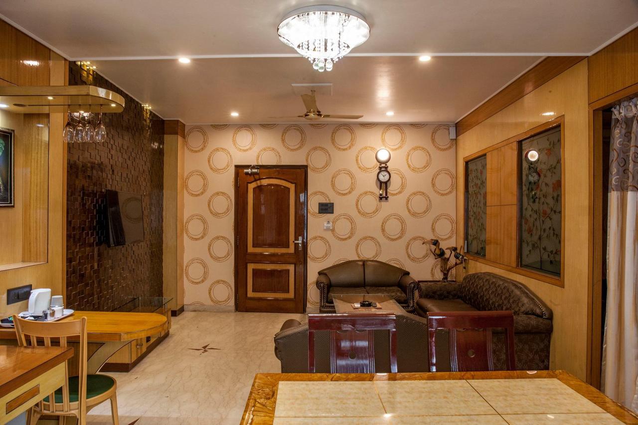Hotel Welcome Palace 아가르탈라 외부 사진